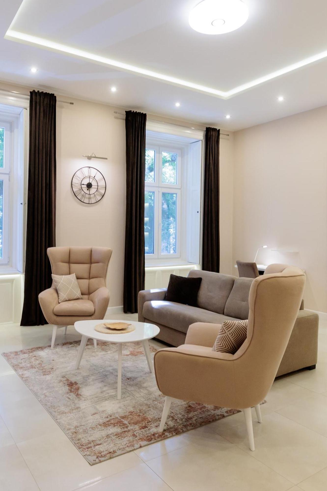 Apartman Mirakul 苏博蒂察 外观 照片