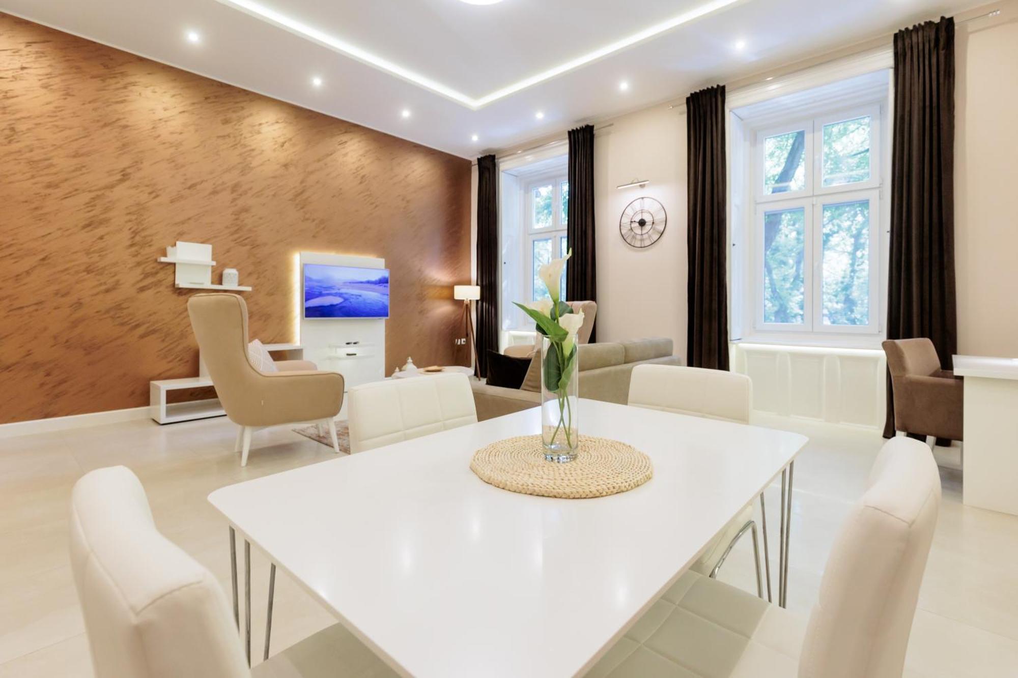 Apartman Mirakul 苏博蒂察 外观 照片
